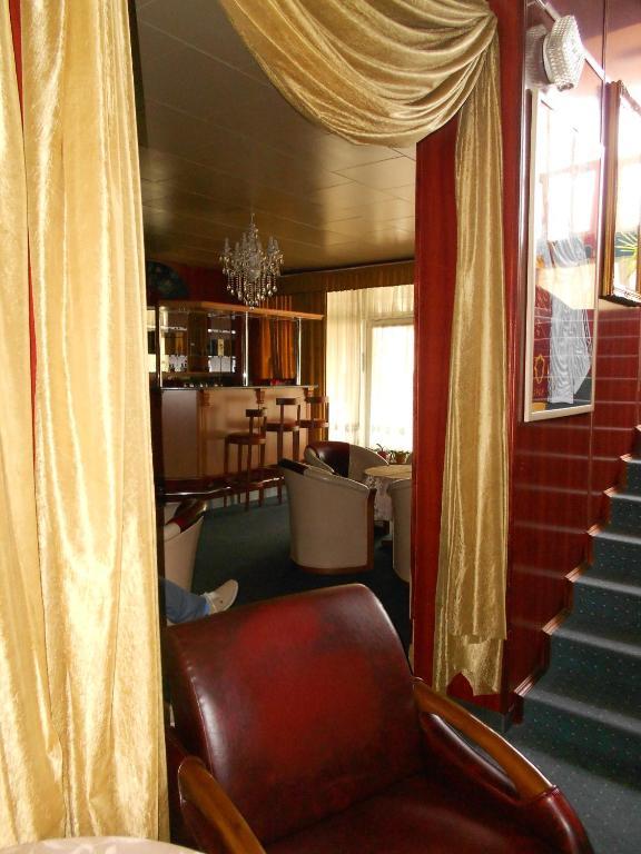 Hotel Seni Studium Будапеща Екстериор снимка