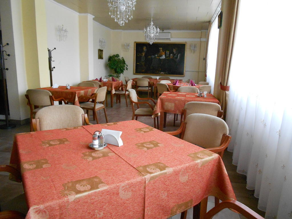 Hotel Seni Studium Будапеща Екстериор снимка